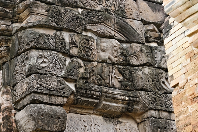 Prasat Sa Kamphaeng Yai-069